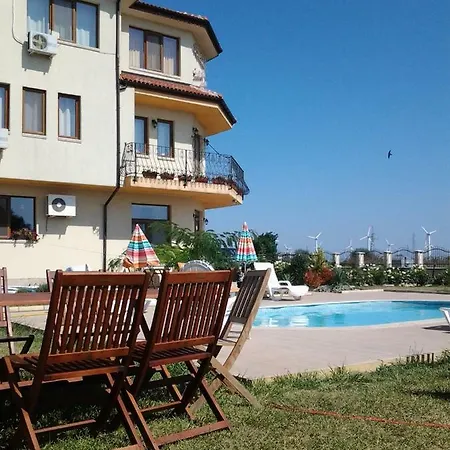 Golden Flake 4km From Bolata Penzion