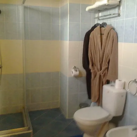 Golden Flake 4km From Bolata Гостевой дом 4*